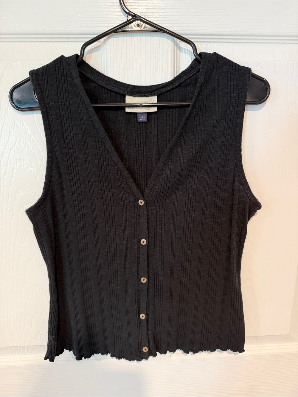 Universal Thread Black Ribbed Sleeveless Button-Front Tank